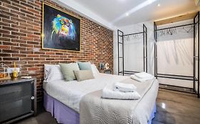Moderno y céntrico apartamento en Tesoro 6